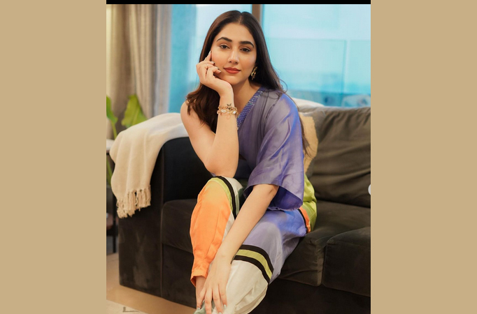 Disha Parmar’s Real Life Glam Avatars are very different from her character of Bade Acche Lagte Hai 2! Check out her best looks 