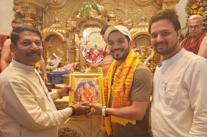 Arjun Bijlani makes sure to take Bappa’s blessings in the New Year! 