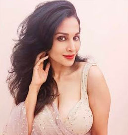 OOH LA LA! After Raj Kundra's controversial arrest in the post case, browse  Flora Saini's HOT PICTURES as she goes raises oomph on social media!