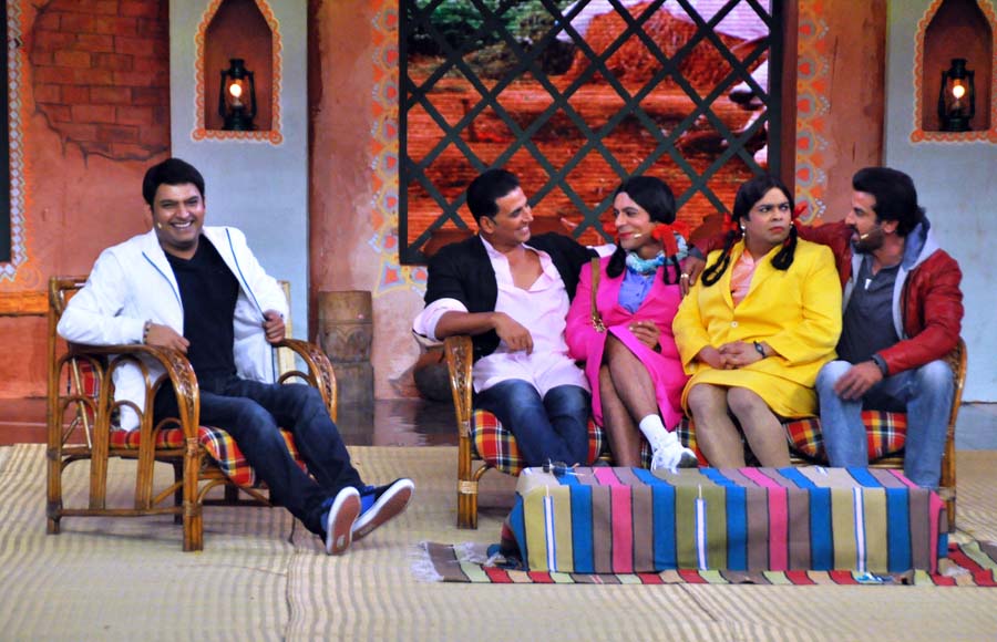 Akshay Kumar and Ronit Roy on the sets of Comedy Nights With Kapil
