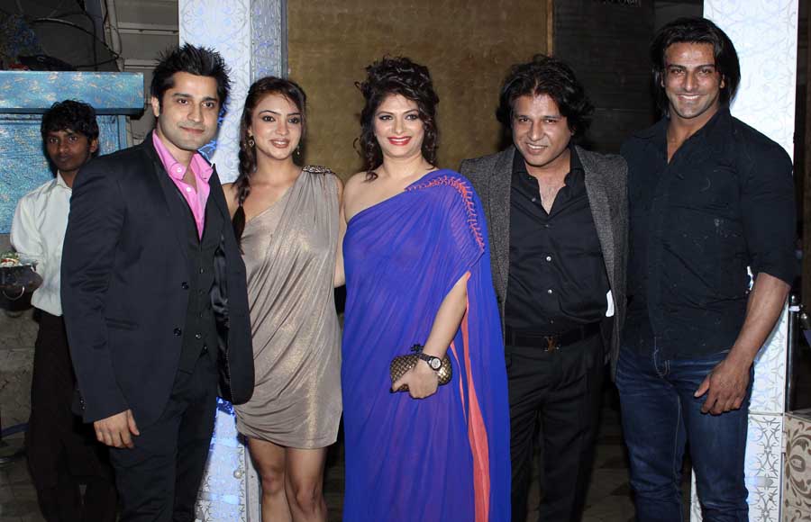 Nikhil and Sohanna Sinha with "Hatim" team