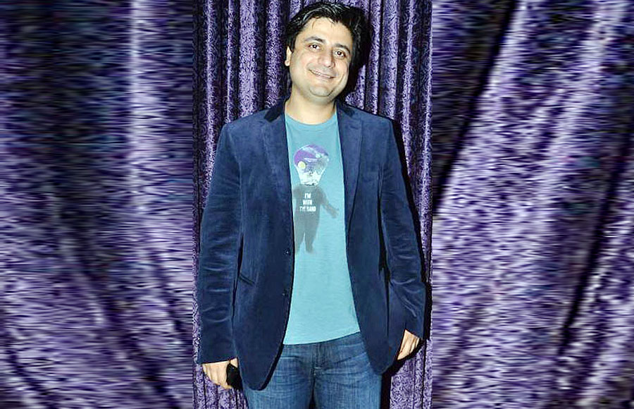 Goldie Behl- Another celeb, who has been suffering from dengue, is Goldie. After a short stay in the hospital he is back at his place now.