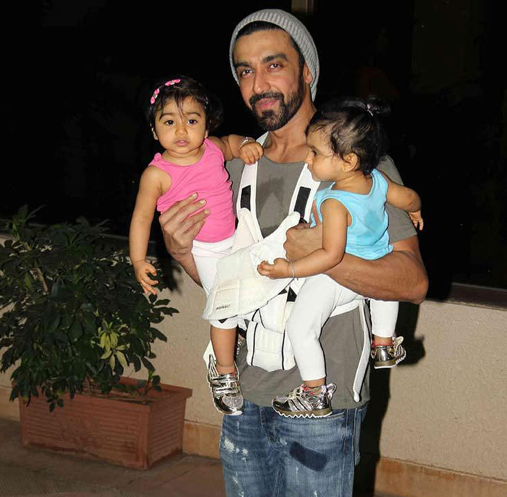 Ashish Chowdhry with his daughters