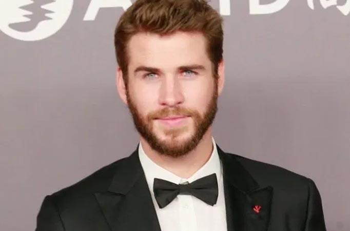 Liam Hemsworth gets hit by taxi on 'Dodge & Miles' set