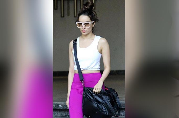 Photo Gallery: Shraddha Kapoor aces the gym look in black and red | News |  Zee News