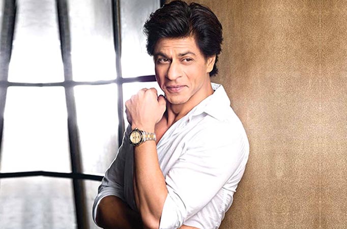 Shah Rukh Khan gets nostalgic as a Parisian fan sings DDLJ’s song; check the viral video