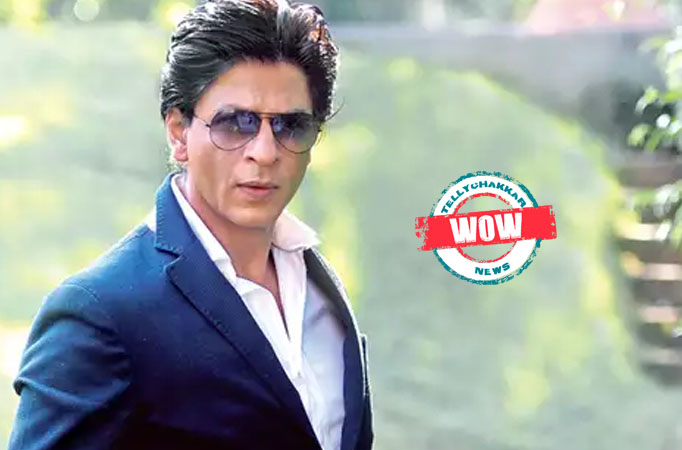 Shah Rukh Khan is dearly welcomed in Kolkata by fans when he arrives