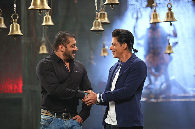 Salman, SRK relive 'Karan Arjun' moment on TV show 