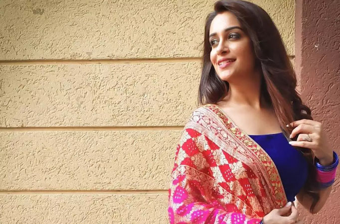 Dipika Kakar flaunts the 'new look' of her old salwar suit