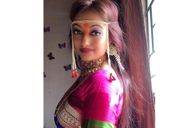 682px x 450px - Marathi actress Mansi Naik shares her wedding pics on Insta...Read on...