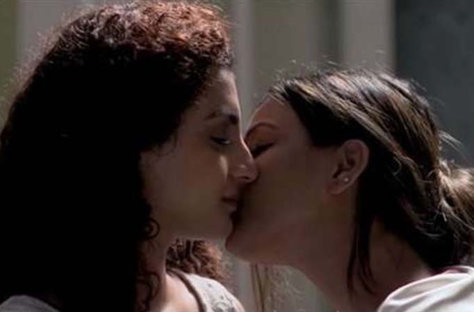Check out the STEAMIEST on-screen lesbian lip-locks that has got the  temperature soaring high....