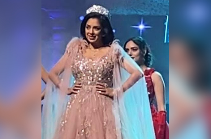 ragini khanna dress in star parivaar awards 2022