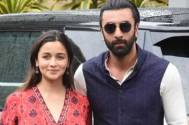 Ranbir Kapoor and Alia Bhatt’s car gets mobbed by the media as they take their daughter home; angry netizens say, “Please give t