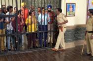 Inspector Chalu Pandey Arrests Jethaalal, Taarak Mehtta & Sodhi