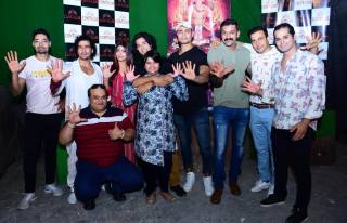 Vighnaharta Ganesh team celebrates Ganpati Pooja on completing 500 episodes