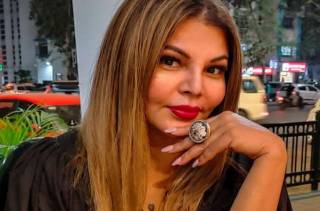 Rakhi Sawant reveals her mother is in a critical condition and she has difficulty in breathing 