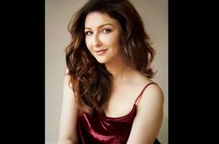 Chic! Saumya Tandon looks absolutely stunning in these pictures, take a look