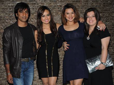 RajevPaul, Sana Khan, Aashka Goradia and Delnaaz