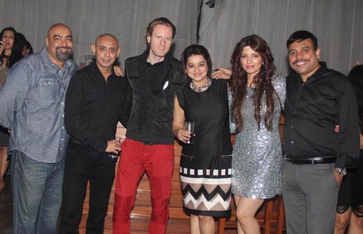 from left to right-Vicky Tejwani,Shahrukh ansari,Alexx O neil, Shruti Tejwani,Shama sikander and Vipul D. Shah