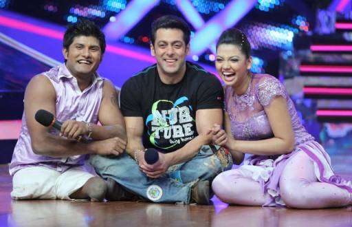 Salman Khan with Vinod and Raksha