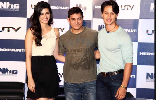 Tiger Shroff and Kriti Sanon with Aamir Khan, Jackie Shroff
