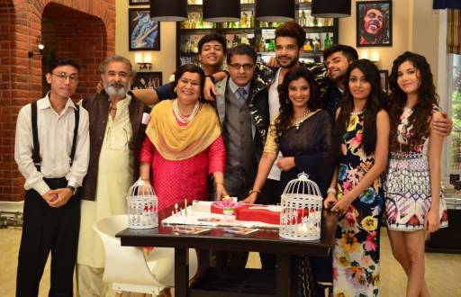 Karan Kundra's 'birthday' celebration on his show's set