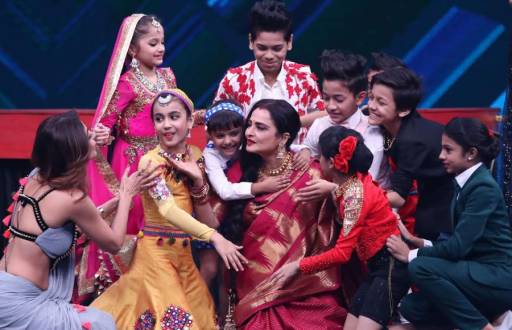 Evergreen Rekha graces Sony TV's Super Dancer 